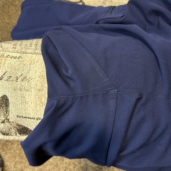 FIGS Scrub Bottoms-Navy Joggers - Picture 6 of 6